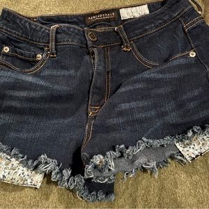 Aeropostale High Waisted Short w/ Floral Pockets